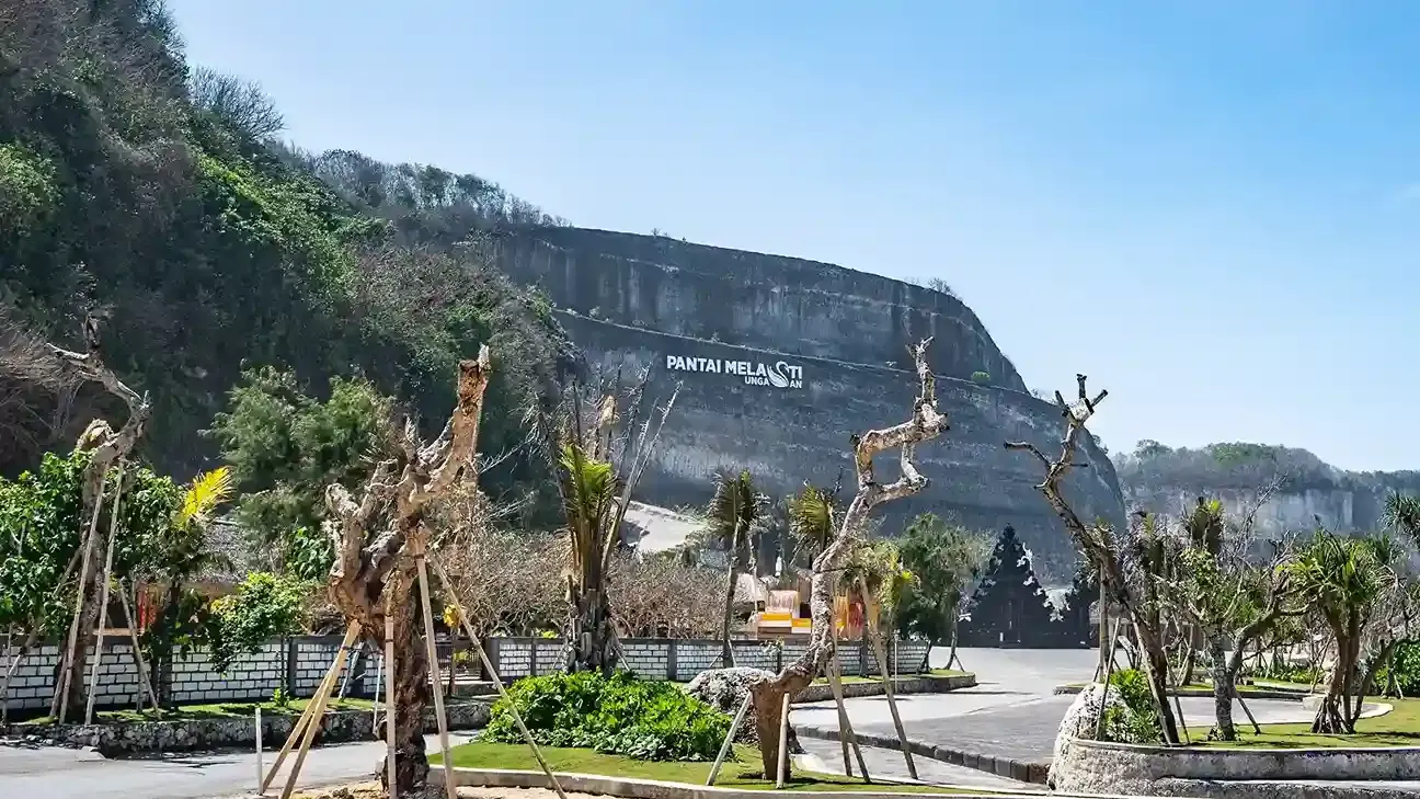 Melasti 白沙海灘 — 峇里島南部跨年白日充電好去處