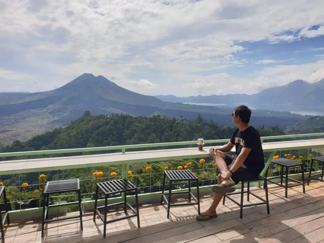 金塔馬尼 Penelokan 觀景台遠眺巴杜爾火山湖 — 峇里島年尾行程火山路線